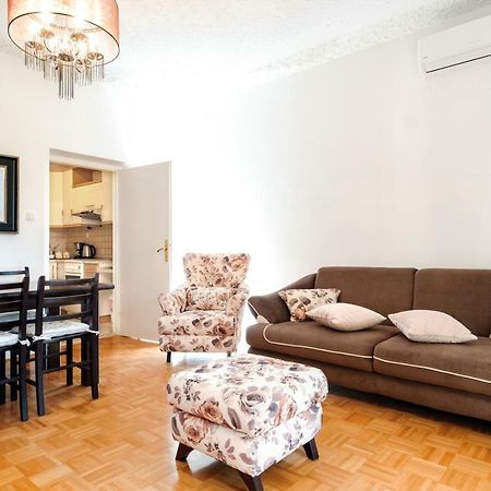 Apartment Yean Kaštela Esterno foto