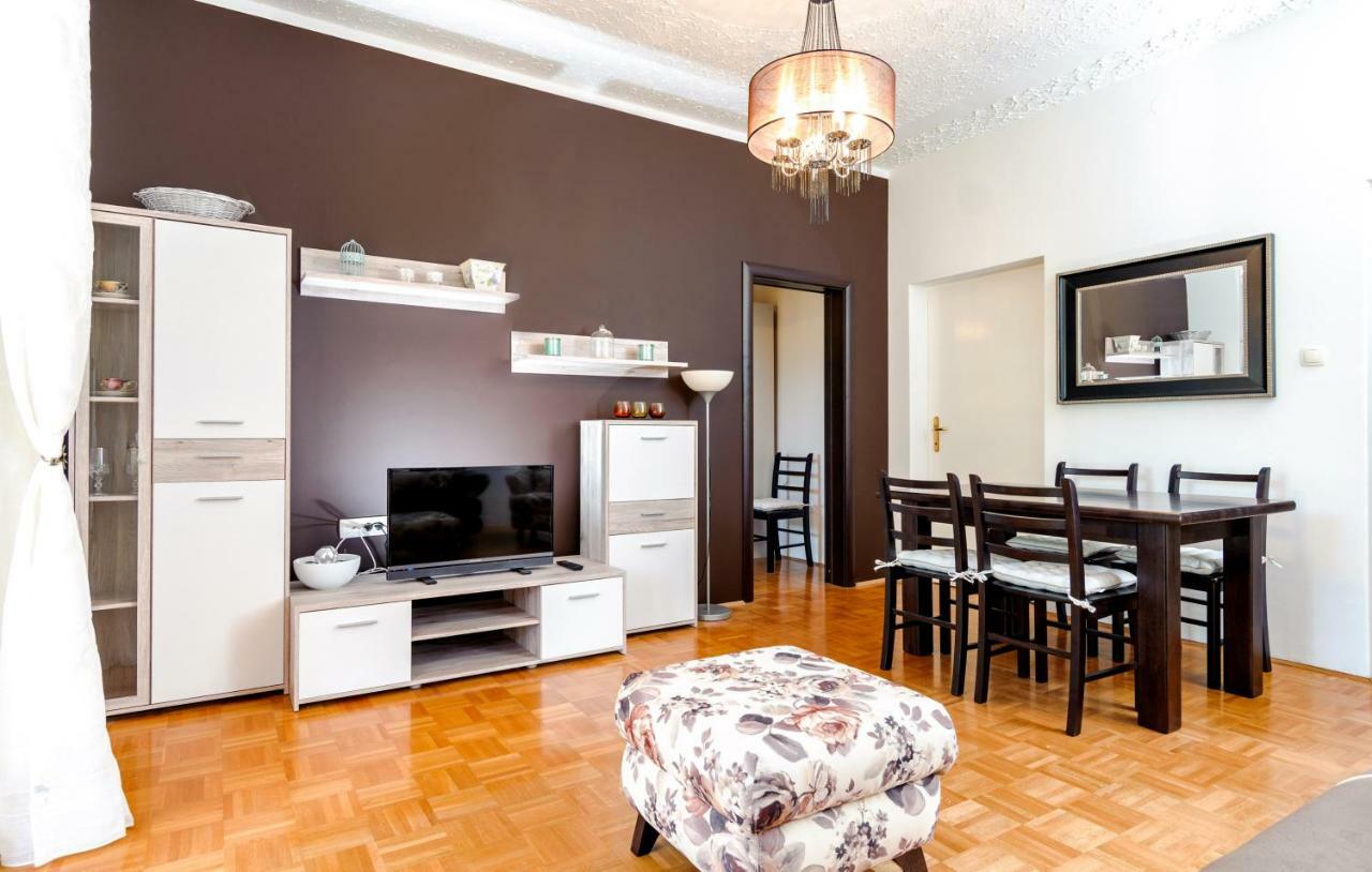 Apartment Yean Kaštela Esterno foto