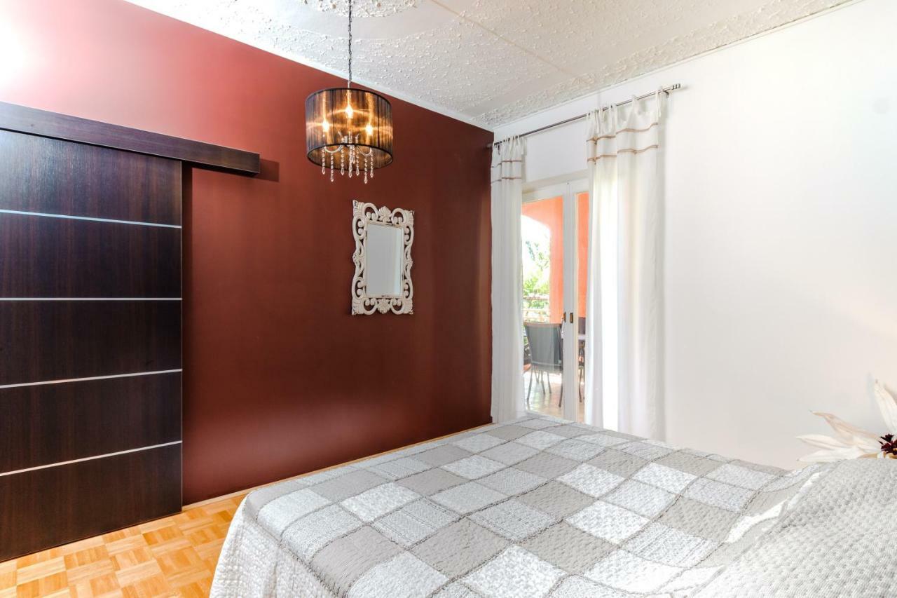 Apartment Yean Kaštela Esterno foto