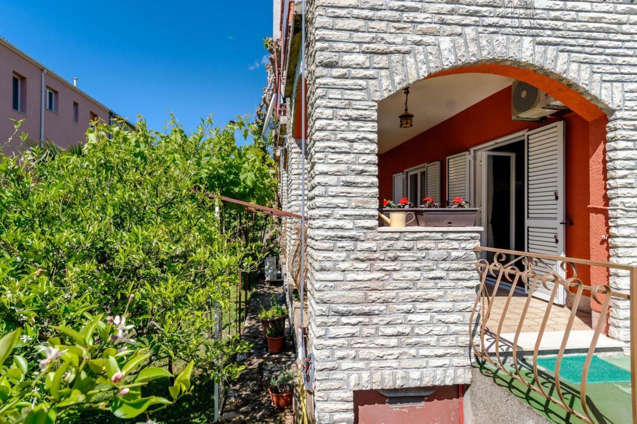 Apartment Yean Kaštela Esterno foto