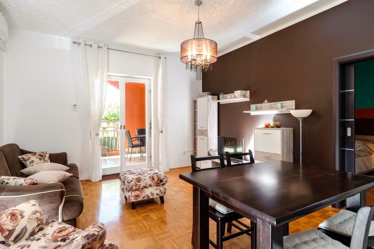 Apartment Yean Kaštela Esterno foto