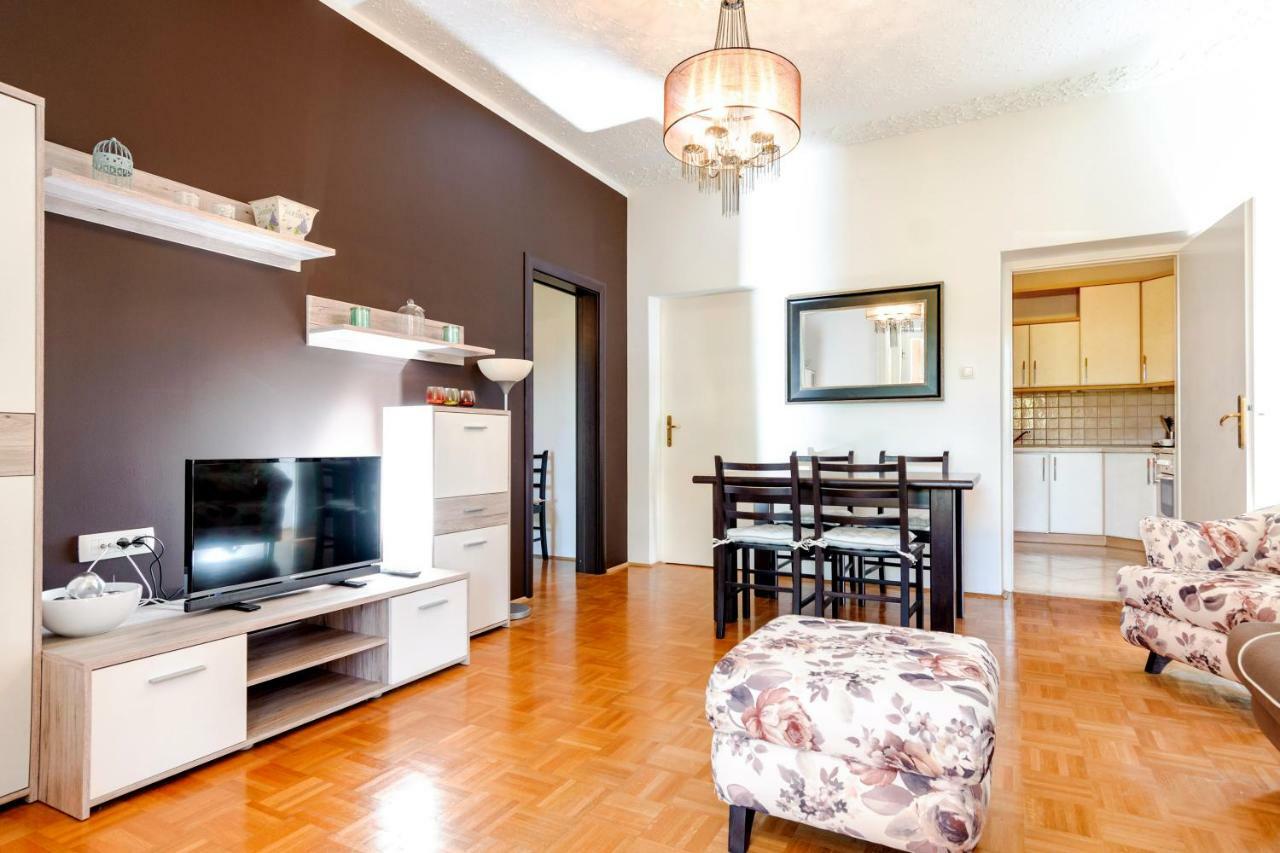 Apartment Yean Kaštela Esterno foto