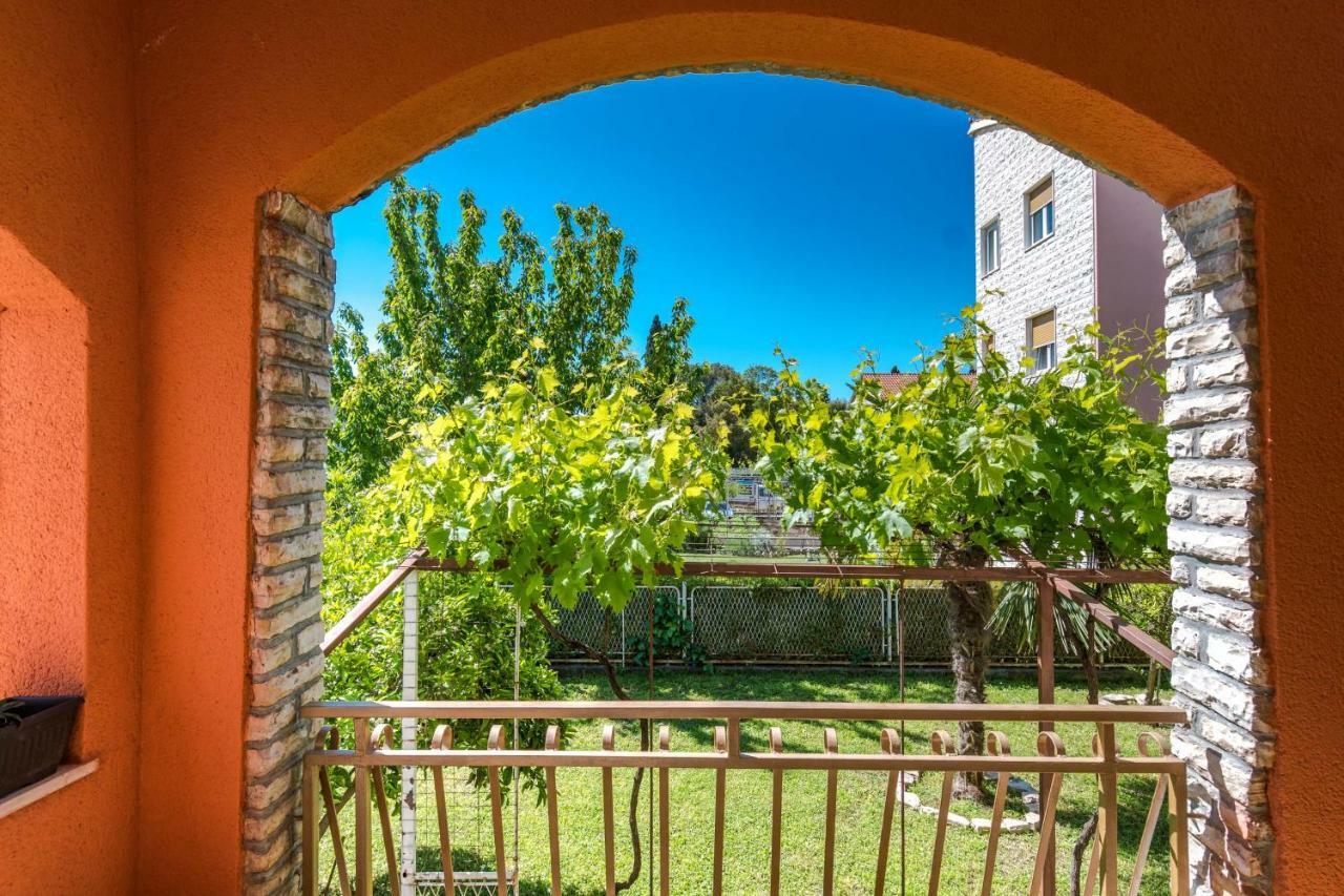 Apartment Yean Kaštela Esterno foto