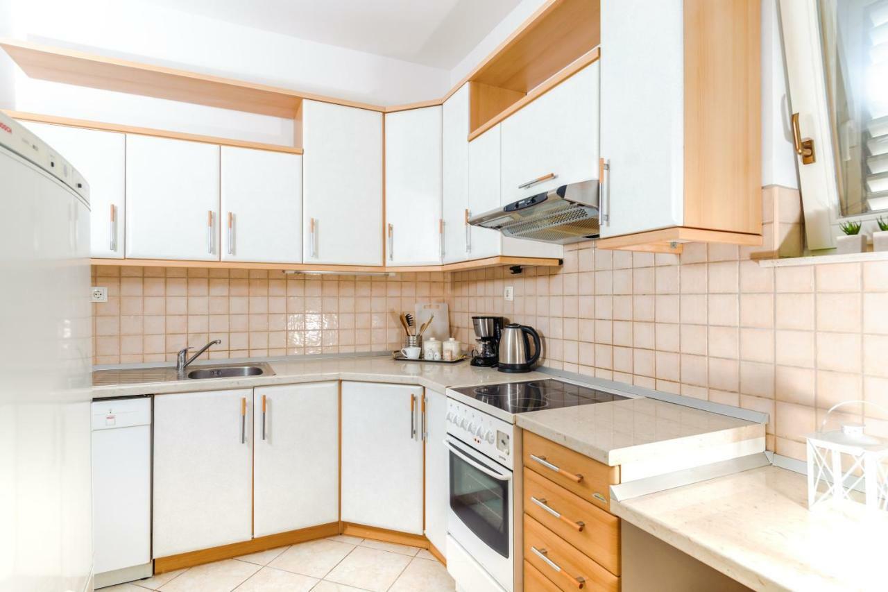 Apartment Yean Kaštela Esterno foto